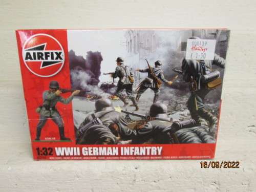 1:32 SCALE : AIRFIX : WWII GERMAN INFANTRY X 14  - BOXED