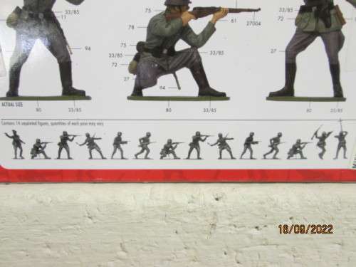 1:32 SCALE : AIRFIX : WWII GERMAN INFANTRY X 14  - BOXED
