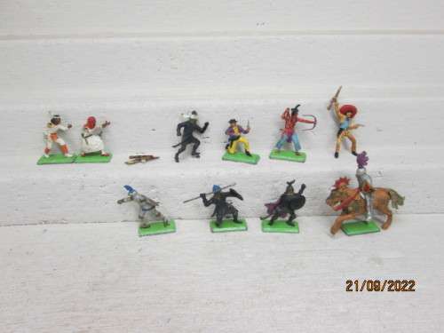 1:32 SCALE : BRITAINS DEETAIL - VARIOUS MILITARY  FIGURINES - X8