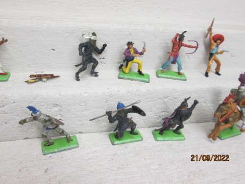 1:32 SCALE : BRITAINS DEETAIL - VARIOUS MILITARY  FIGURINES - X8