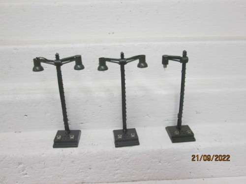 HO / OO SCALE : LIMA : PLATFORM LIGHTS - X3