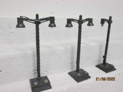 HO / OO SCALE : LIMA : PLATFORM LIGHTS - X3
