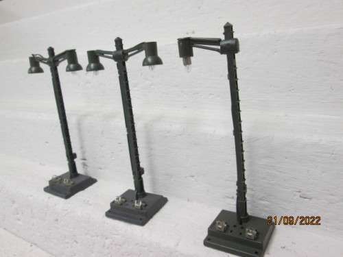HO / OO SCALE : LIMA : PLATFORM LIGHTS - X3