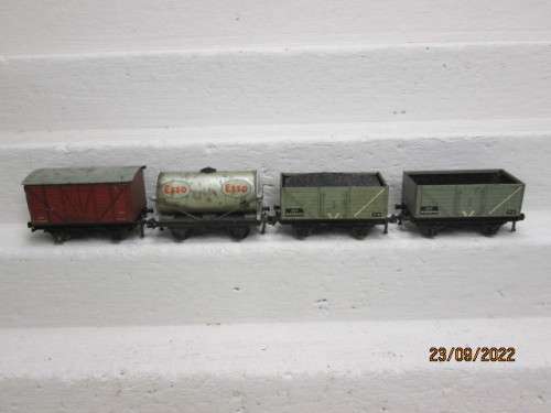 OO SCALE : HORNBY DUBLO : X4 GOODS WAGONS
