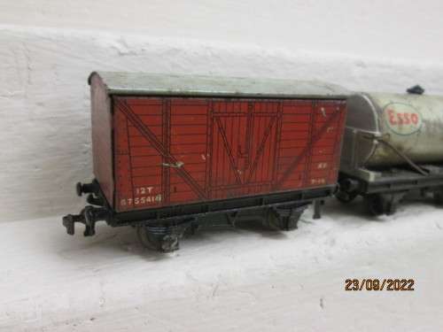 OO SCALE : HORNBY DUBLO : X4 GOODS WAGONS