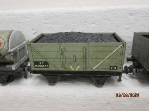 OO SCALE : HORNBY DUBLO : X4 GOODS WAGONS