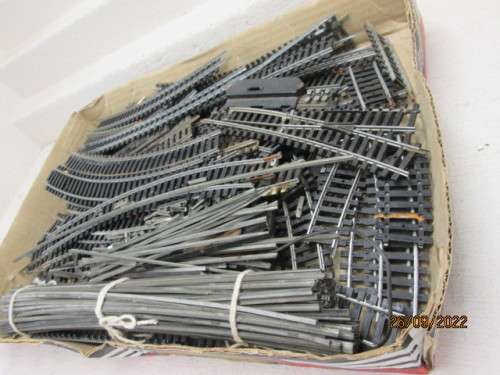 HO / OO SCALE : BEER BOX FULL OF SCRAP / OFFCUT TRACK