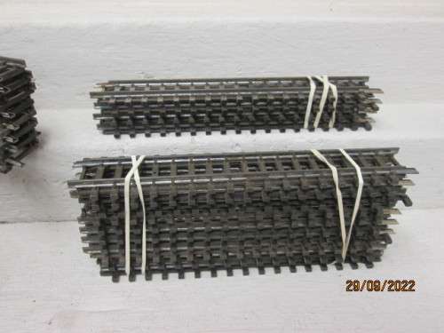 OO SCALE : TRIANG : OLD PROFILE TRACK - X39
