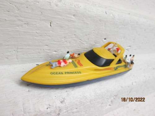 HO SCALE : SPEEDBOAT - OCEAN PRINCESS
