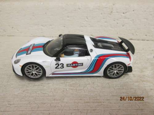1:32 SCALE : CARRERA : MARTINI PORSCHE 918 SPIDER
