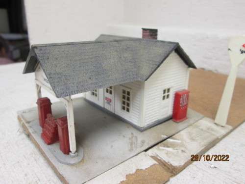 HO / OO SCALE : PETROL STATION