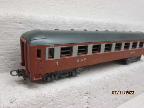 HO SCALE : LIMA : SAR - ORANGE EXPRESS - IST CLASS COACH