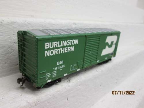 HO SCALE : BURLINGTON NORTHERN : 41 FT BOX CAR