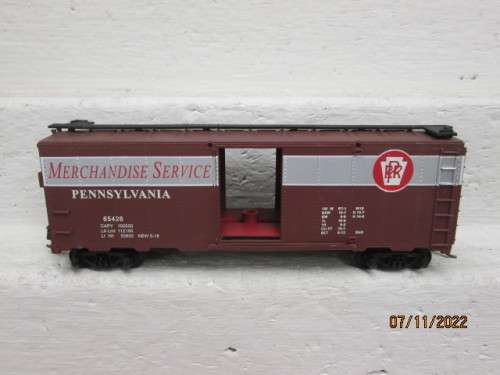 HO SCALE : PENNSYLVANNIA 42 FT BOX CAR WAGON