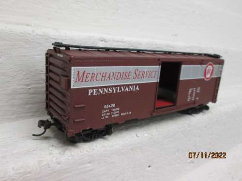 HO SCALE : PENNSYLVANNIA 42 FT BOX CAR WAGON