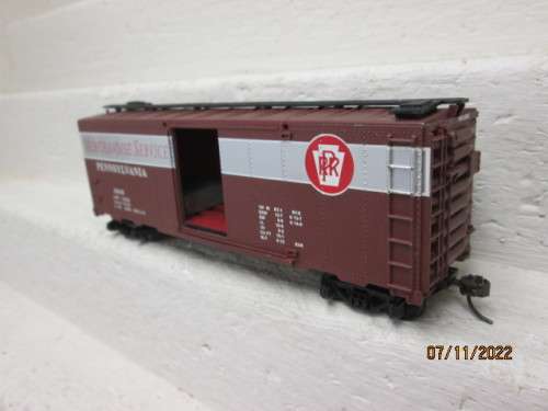 HO SCALE : PENNSYLVANNIA 42 FT BOX CAR WAGON