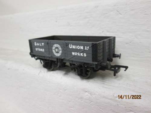OO SCALE: BACHMANN : 5-PLANK OPEN WAGON /SALT UNION - BOXED