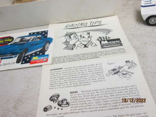 1:32 SCALE : MONOGRAM : FORD GT - BOXED