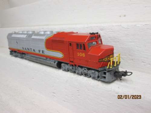 HO SCALE : LIMA : FP45 - SANTE FE DIESEL  LOCOMOTIVE - BOXED