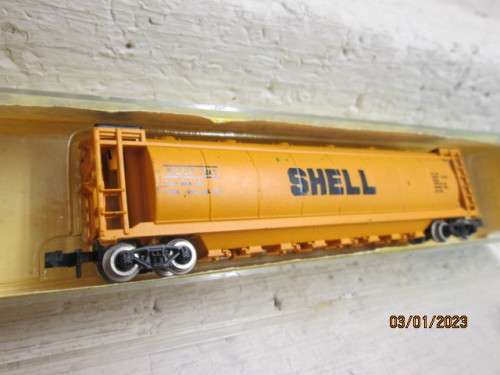 N SCALE : MINI TRIX : CENTRE FLOW SHELL TANKER - BOXED