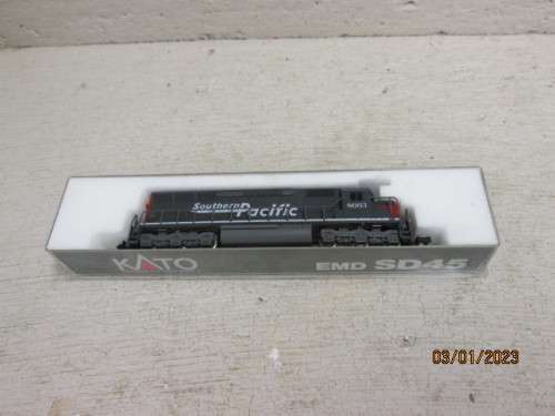 N SCALE : KATO : SD45 SOUTHERN PACIFIC DIESEL LOCOMOTIVE - BOXED
