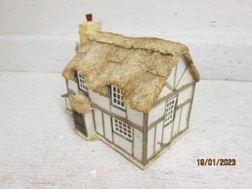 OO SCALE : HORNBY : SKALEDALE : POACHERS REST - BOXED