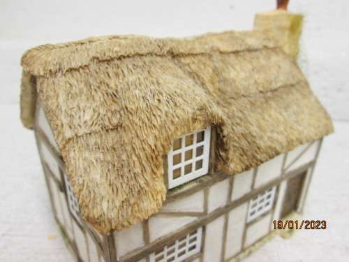 OO SCALE : HORNBY : SKALEDALE : POACHERS REST - BOXED