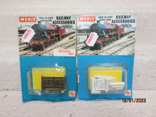 HO / OO SCALE : MERIT : SCENERY FENCING - X2 PACKS - BOXED