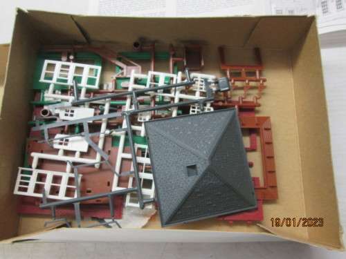 HO  SCALE : ATLAS : SIGNAL TOWER - KIT - BOXED