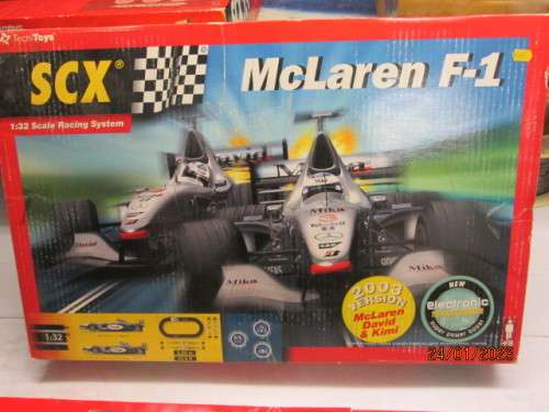 1:32 SCALE : SCX  FORMULA ONE SET - MCLAREN F1 - BOXED