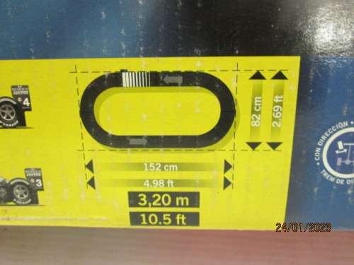 1:32 SCALE : SCX  FORMULA ONE SET - MCLAREN F1 - BOXED