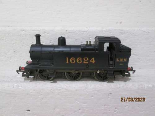 OO SCALE : HORNBY : CLASS 3F 0-6-0 STEAM LOCOMOTIVE - BOXED