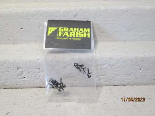 N SCALE: GRAHAM FARISH : STANDARD COUPLINGS - X12 - BOXED
