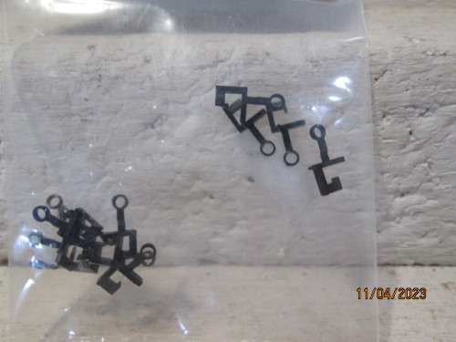 N SCALE: GRAHAM FARISH : STANDARD COUPLINGS - X12 - BOXED