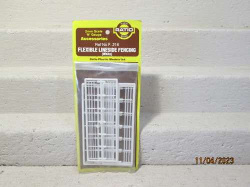 N SCALE: RATIO: FLEXIBLE LINESIDE FENCING - BOXED