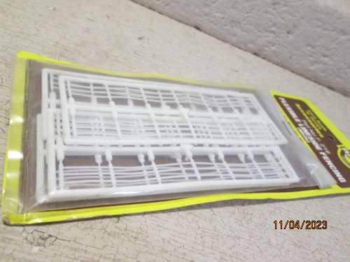 N SCALE: RATIO: FLEXIBLE LINESIDE FENCING - BOXED