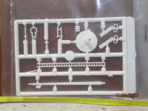 N SCALE: RATIO: SINGLE POST SIGNAL KIT - BOXED