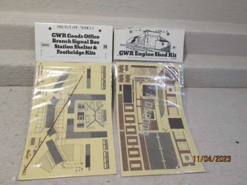N SCALE: PROTO TYPE MODELS: X2 PAPER KITS - BOXED