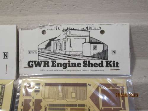 N SCALE: PROTO TYPE MODELS: X2 PAPER KITS - BOXED