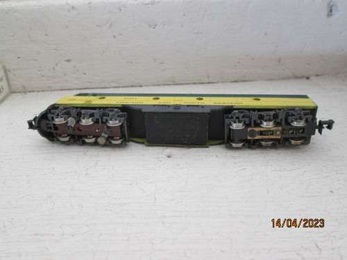 N SCALE : ATLAS : CHIGAGO AND NORTH WESTERN - DIESEL AND PASSENGER COACH SET - BOXED