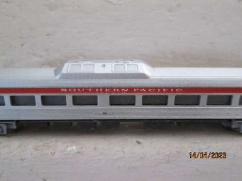 N SCALE : CON-COR : SOUTHERN PACIFIC - RAIL CAR COACH - BOXED