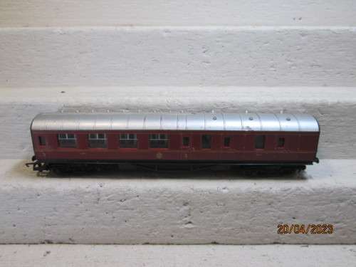 00 SCALE : HORNBY : LMS - THIRD CLASS COMBO GUARDS VAN