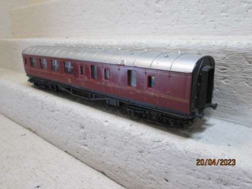 00 SCALE : HORNBY : LMS - THIRD CLASS COMBO GUARDS VAN