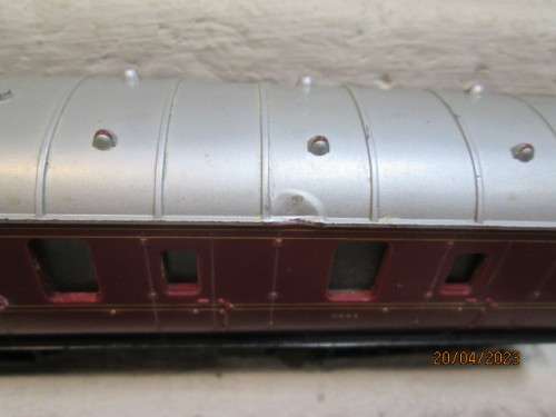 00 SCALE : HORNBY : LMS - THIRD CLASS COMBO GUARDS VAN