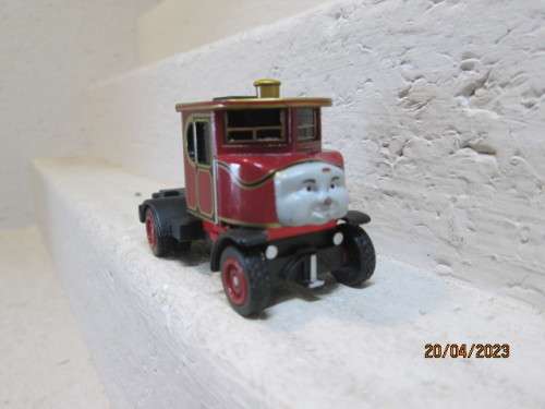 00 SCALE : ERTL : THOMAS TRUCK