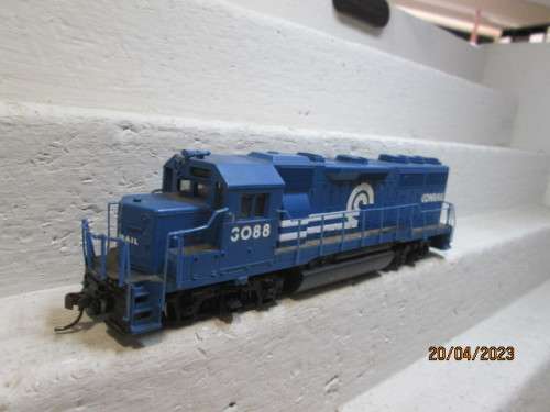 HO SCALE : BACHMANN : CONRAIL DIESEL LOCOMOTIVE