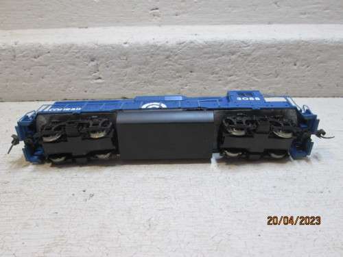 HO SCALE : BACHMANN : CONRAIL DIESEL LOCOMOTIVE