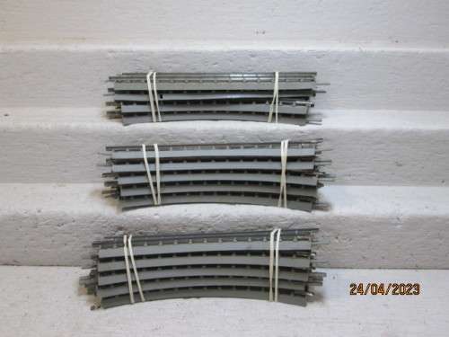 HO / OO SCALE : TRIANG : VARIOUS PIECES - X14 (OLD GREY BALLIST TYPE TRACK)