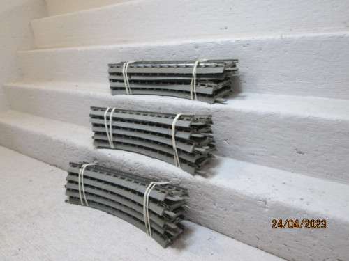 HO / OO SCALE : TRIANG : VARIOUS PIECES - X14 (OLD GREY BALLIST TYPE TRACK)