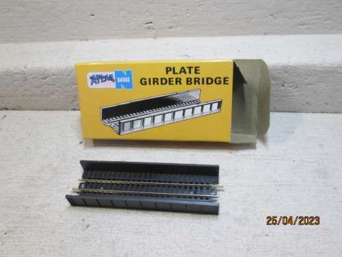 N SCALE  : ATLAS : PLATE GURDER BRIDGE - BOXED